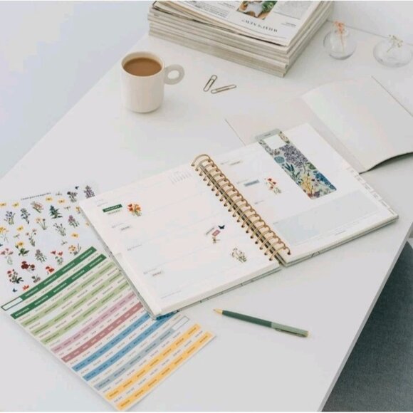 Kokonote Seasonal Flowers Planner 2024- Dec 2025 | 8.3 x 9.8 inches | - Picture 6 of 7